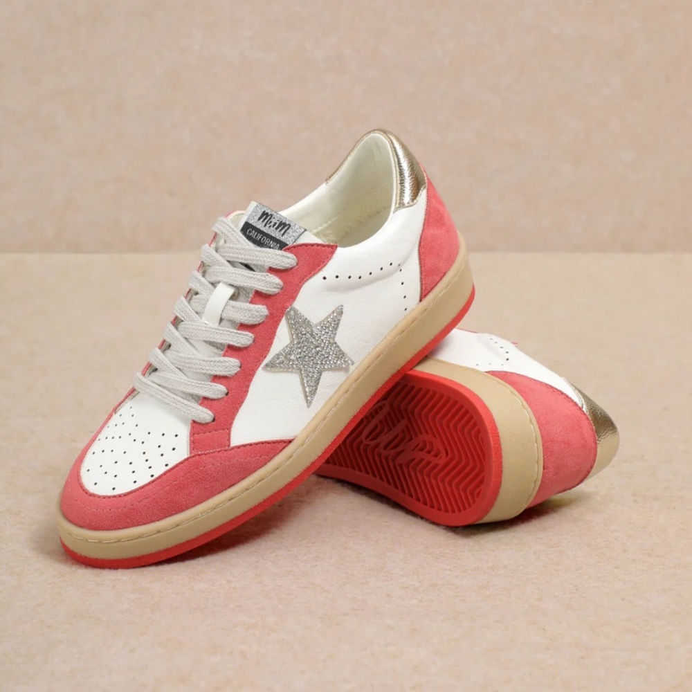 NWOT Mi.iM Avery Glitter Star Sneakers, Size 7.